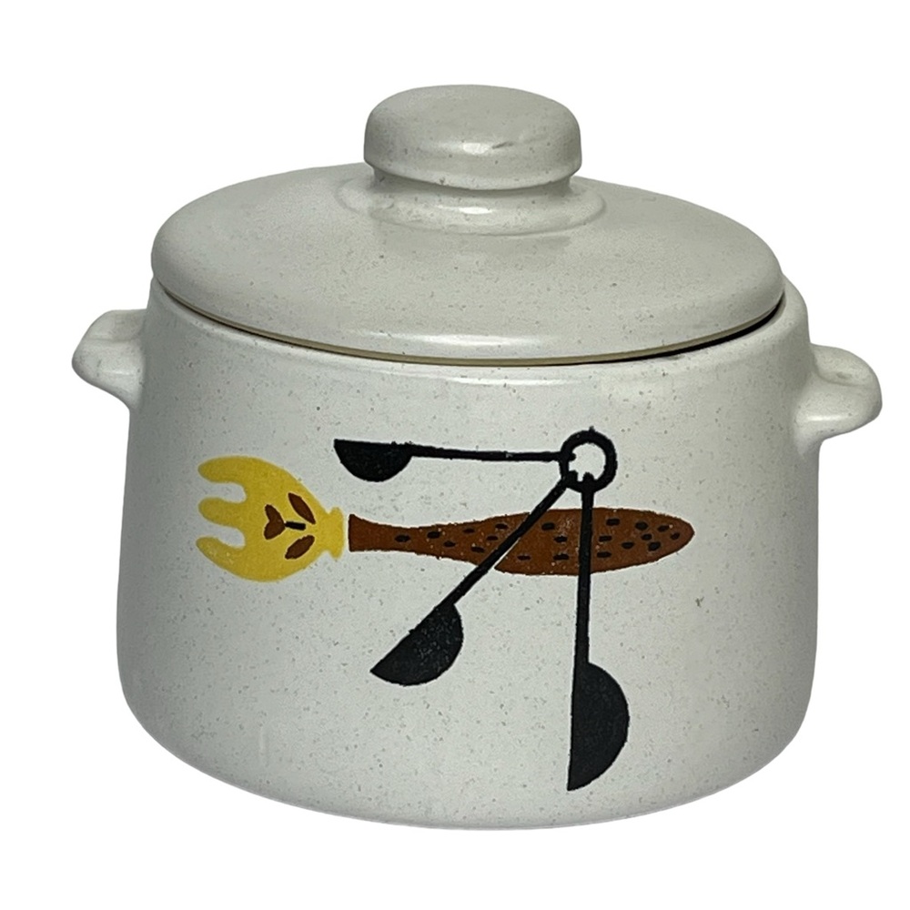 MCM West Bend Bean Pot Stoneware Crock‎ With Lid 2 Qt USA